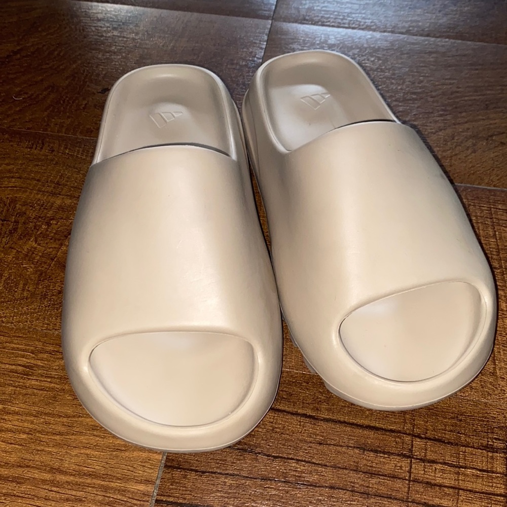 Yezzy Slides